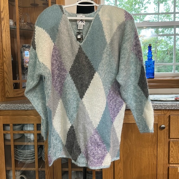 Super Soft V neck Tunic Sweater - Picture 1 of 6